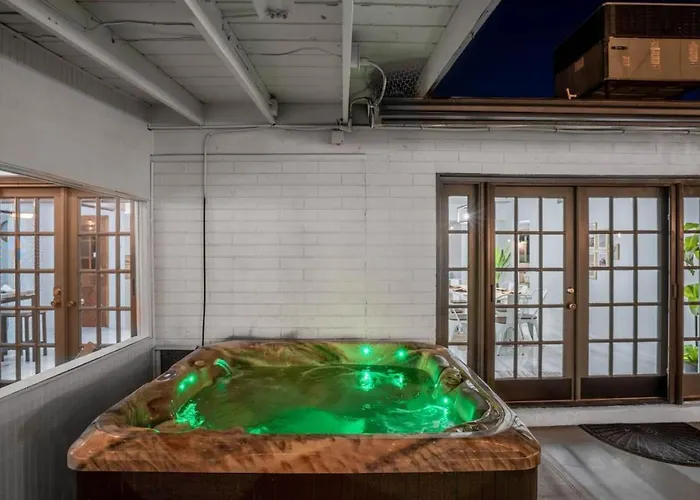 Dom wakacyjny Oak - Boho Oasis Getaway-pool-hottub-zenroom *